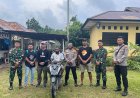 Jaga Stabilitas Keamanan Satgas Yonif 122/TS Pos Kout Amankan Pengendara Sepeda Motor hasil Curian Di Lintas Batas