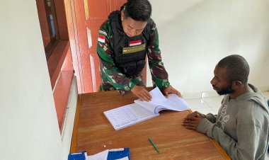 Jaga Kondusifitas dan Cegah Kegiatan Ilegal Satgas Pamtas Yonif 122/TS Melaksanakan Patroli di PLBN