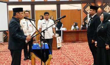 Pj Wali Kota Pekanbaru Serahkan SK 347 Pejabat Fungsional