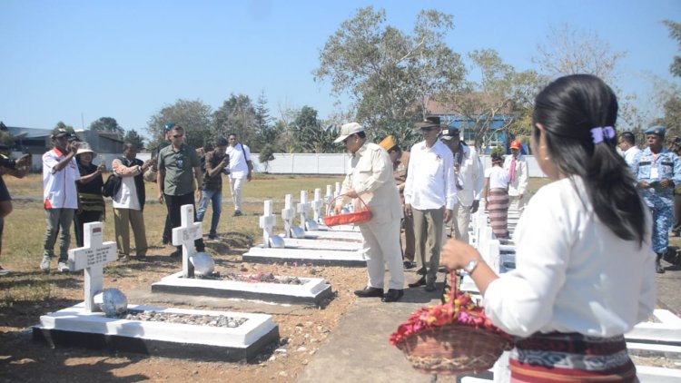 Tiba di Atambua, Menhan Prabowo Ziarah ke TMP Seroja Atambua Mengenang Pahlawan Gugur di Timor Timur