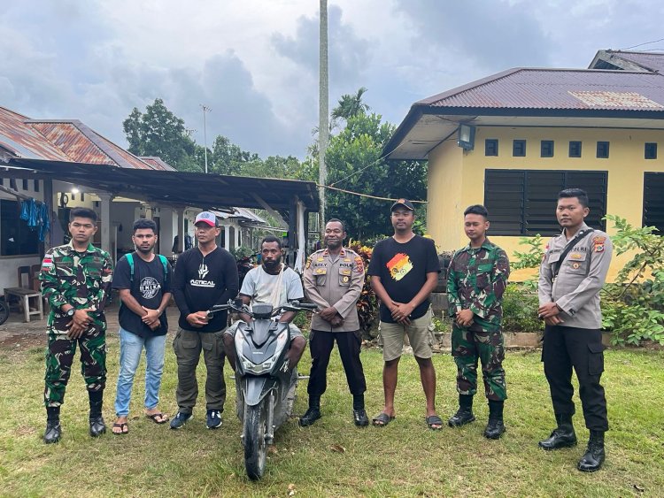 Jaga Stabilitas Keamanan Satgas Yonif 122/TS Pos Kout Amankan Pengendara Sepeda Motor hasil Curian Di Lintas Batas