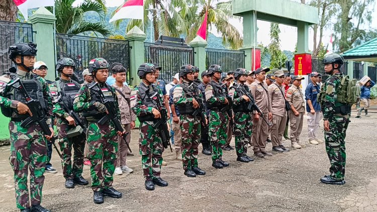 Antisipasi Kegiatan Ilegal di Perbatasan RI-PNG Satgas Pamtas Yonif 122/TS Laksanakan Patroli Gabungan
