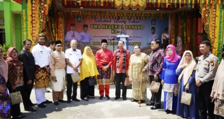 Wabub di dampingi Aspri Mulya hadiri HUT SMAN 1 Bangko yang ke 60