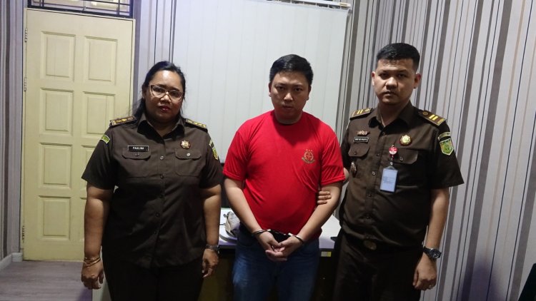 TIM TABUR KEJATI SUMUT DAN KEJARI MEDAN  AMANKAN TERPIDANA PENIPUAN RP. 2,7 M