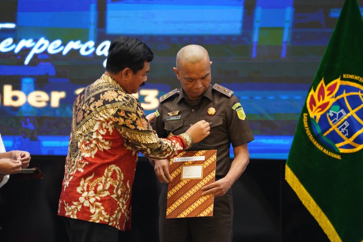 Jaksa Agung ST Burhanuddin: “Jangan Berikan Ruang Gerak Mafia Tanah yang Melemahkan Wibawa Pemerintah”