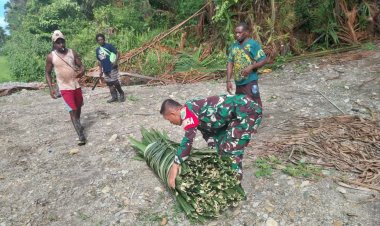 Babinsa Koramil 1710-03/Kuala Kencana Turut Membantu Warga Binaan untuk Memastikan Kelancaran Pelaksanaan Acara Adat