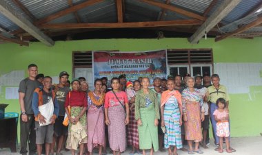 Aksi Truck Senyum Kembali Berlangsung: Jumat Kasih, Satgas Yonkav 6/Naga Karimata Berbagi Kebaikan di Desa Lemon.