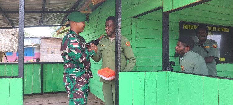 Satgas Yonif 125/SMB Mendirikan Poskamling di Dermaga Kimaam