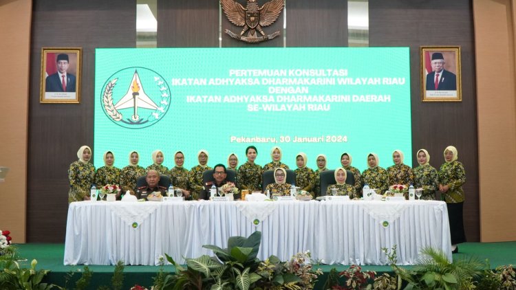 "Pengarahan Kepala Kejaksaan Tinggi Riau dalam Pertemuan Konsultasi Ikatan Adhyaksa Dharmakarini Wilayah"