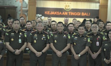 Pengarahan Kajati Bali Dr. Ketut Sumedana: Membangun Penegakan Hukum dengan Menghormati Kearifan Lokal