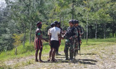 Inisiatif Satgas 300 Siliwangi di Papua: Menyapa Dengan Senyum Tanpa Perbedaan