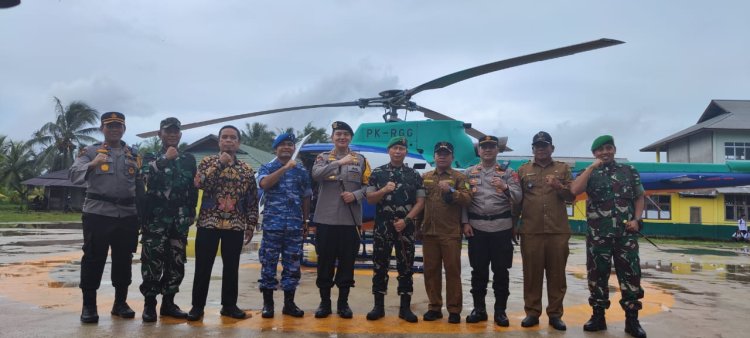 Danrem 031/WB, Kapolda Riau, dan Danlanud Roesmin Nurjadin Tinjau Kesiapan TPS di Pemilu 2024 di Pulau Terluar Inhil