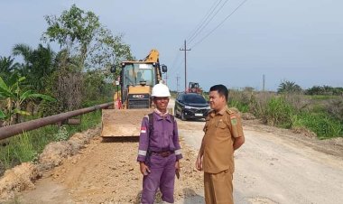 Menyusuri Langkah Inisiatif Membangun: Camat Rantau Kopar Ajukan Proposal Perbaikan Jalan kepada Perusahaan