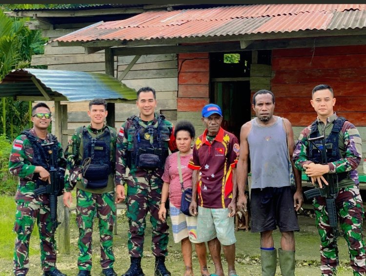 Tim Kesehatan Satgas Yonif 122/TS Rutin Berikan Pelayanan Kesehatan di Kampung Uskuar