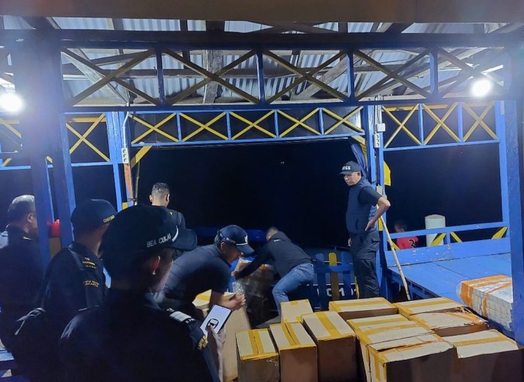 Satpolairud Polres Inhil Gagalkan Penyelundupan 4000 Slop Rokok Ilegal di Perairan Concong