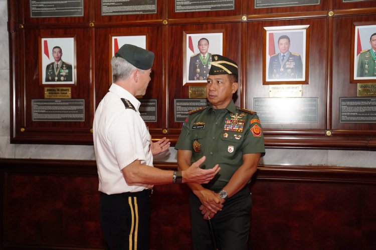 Panglima TNI Jenderal Agus Subiyanto Terima Kunjungan Dankoopsus Militer AS di Mabes TNI