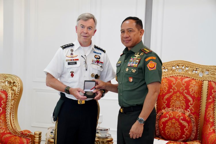 Panglima TNI Jenderal Agus Subiyanto Terima Kunjungan Dankoopsus Militer AS di Mabes TNI