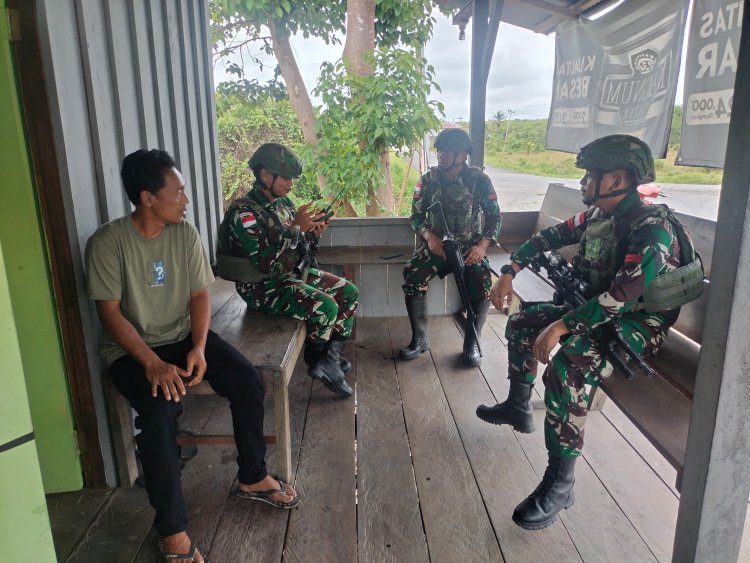 Satgas Pamtas Yonif 642/Kps Lakukan Anjangsana ke Masyarakat di Fak Fak