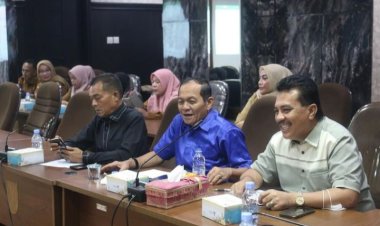 Ginda Burnama Pimpin Rapat Banmus DPRD Pekanbaru Bahas Agenda Juni 2024