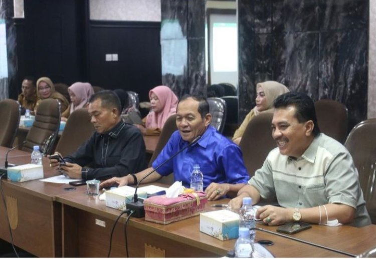Ginda Burnama Pimpin Rapat Banmus DPRD Pekanbaru Bahas Agenda Juni 2024