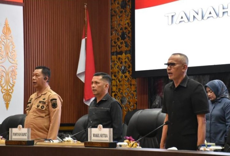 DPRD Pekanbaru Gelar Paripurna Pandangan Fraksi Terhadap Dua Ranperda  