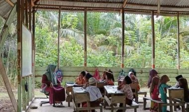 Wakil Bupati Rohil: Tak Boleh Ada Lagi Sekolah Seperti "Laskar Pelangi"