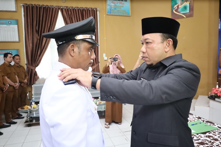 Wabup Siak Lantik PAW Penghulu Rempak, Dorong Efisiensi Anggaran