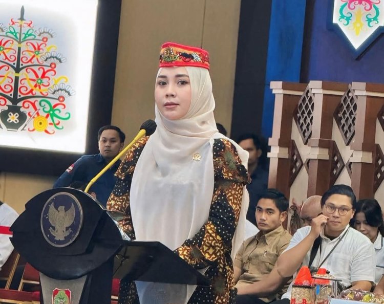 Sumping Dayak, Simbol Budaya Dikenakan Sewitri
