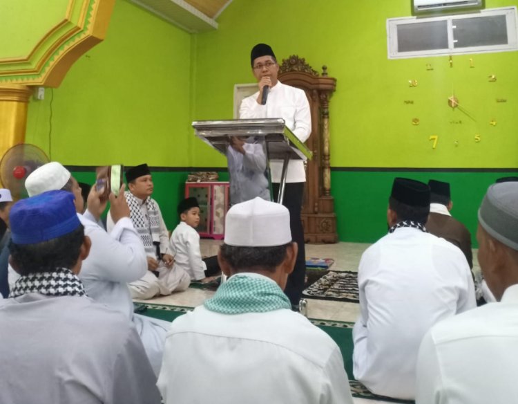 Wabup Jhony Charles Sholat Idul Adha di Masjid Baiturrahmah