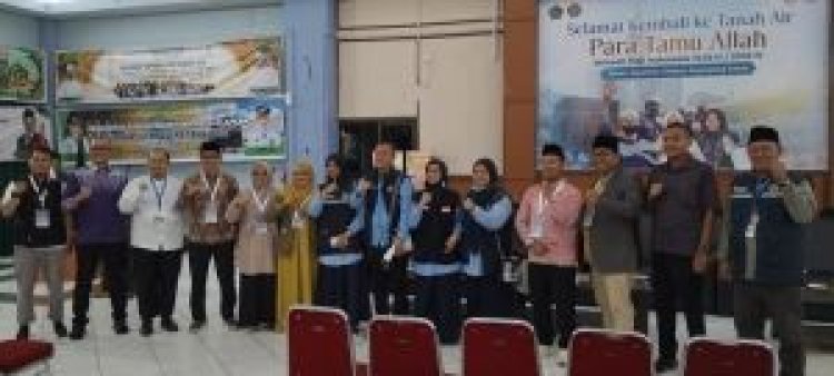443 Jamaah Haji Riau Kloter 4 Tiba di Tanah Air