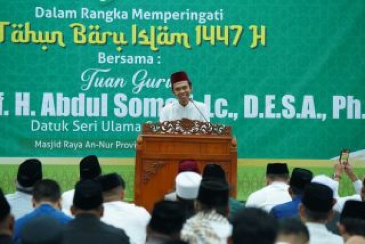 UAS Isi Tabligh Akbar Muharram di Masjid Raya Annur Pekanbaru