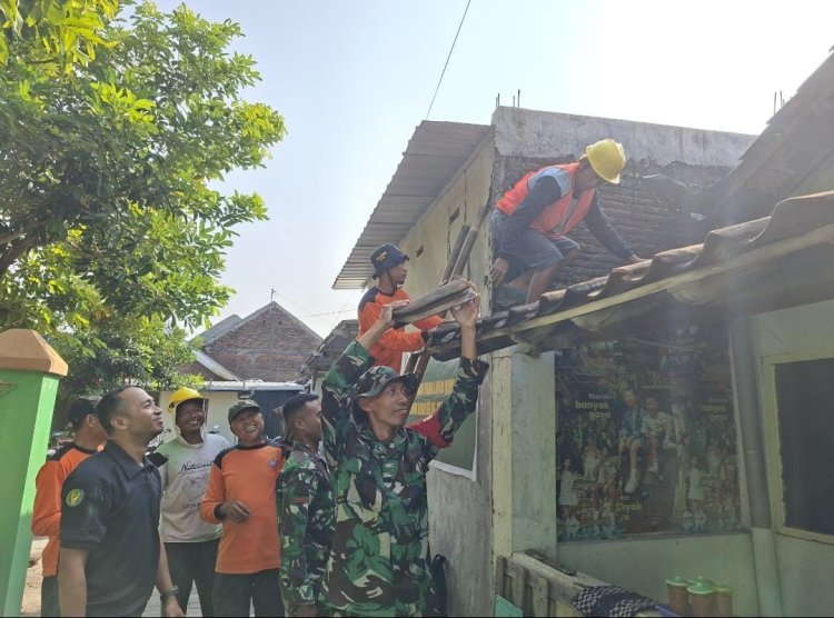 TMMD Kodim Surakarta Mulai Rehab Rumah Warga Karangasem