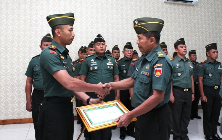 Dandim Boyolali Pimpin Purna Tugas, Beri Penghargaan Prajurit TNI