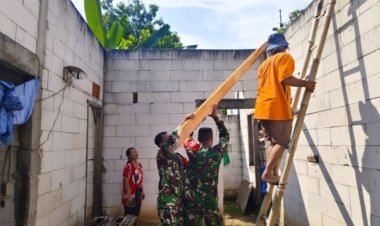 Babinsa Sragen Bantu Bangun Rumah Tidak Layak Huni Bersama Pemda dan Lazismu
