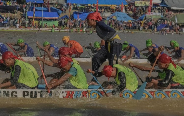 Pacu Jalur Kuansing 2025 Siap Guncang Tepian Narosa Teluk Kuantan