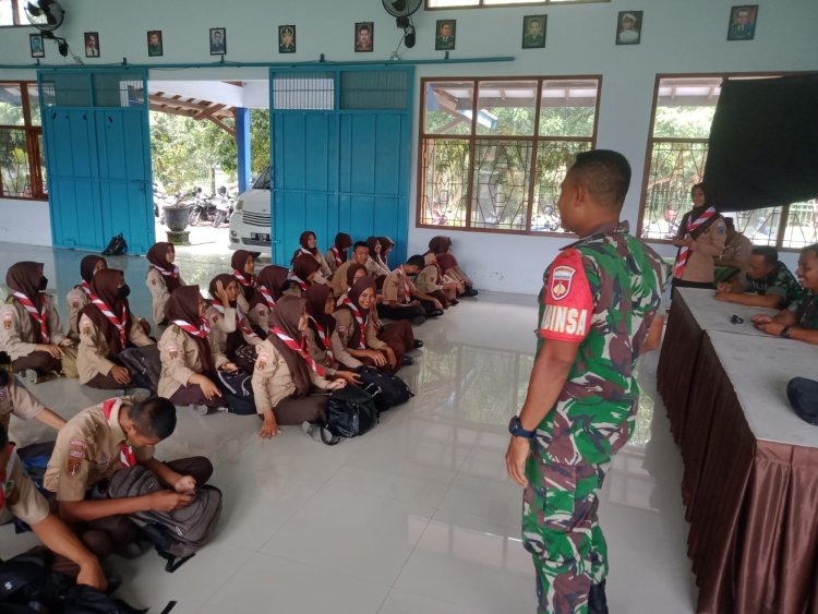 Babinsa Sragen Tanamkan Nasionalisme ke Siswa SMKN 1 Gesi