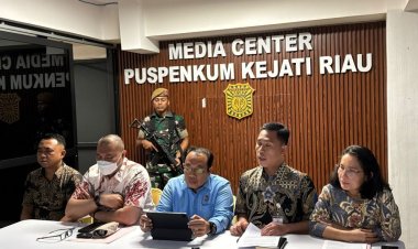 Kejari Inhu Tetapkan 9 Tersangka Korupsi Rp15 Miliar di BPR Indra Arta Riau