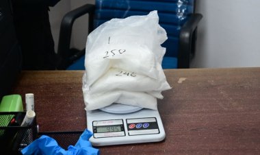 Avsec dan Lanud RSN Gagalkan Penyelundupan Sabu Hampir 1 Kg di Bandara SSK II Pekanbaru