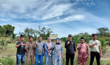 Polsek Sinaboi Pasang Plang Peringatan di Lahan Terdampak Karhutla Rohil