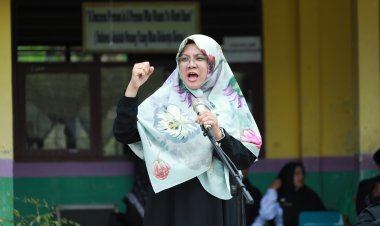Bupati Siak Afni Zulkifli Pimpin Upacara Hari Santri Nasional 2025 di Bungaraya