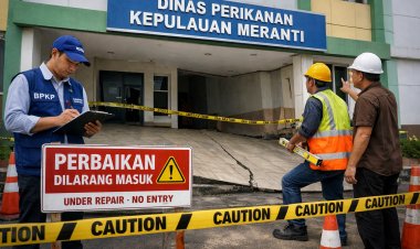 Lantai Gedung Dinas Perikanan Kepulauan Meranti Miring, Serah Terima Tertunda