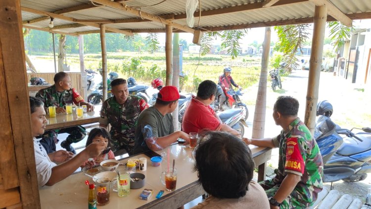 Babinsa Kroyo Perkuat Silaturahmi dan Keamanan Warga Lewat Ngopi Bareng