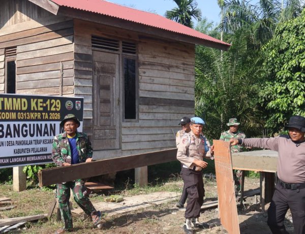 Wujudkan Lingkungan Sehat, Sinergi TNI-Polri Di TMMD ke-129 Pacu Pembangunan MCK di Desa Pangkalan Terap