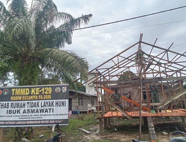 Hari Ke Empat TMMD Ke-129 Kodim 0313/KPR, Pembangunan Rumah Tembus 25 Persen Dan  Ibu Asmawati Terharu   