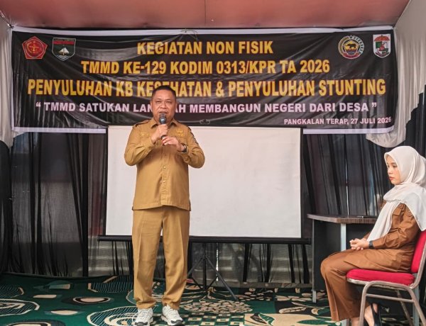 Satgas TMMD Ke-129 Kodim 0313/KPR Berikan Penyuluhan KB Kesehatan Dan Cegah Stunting Di Pangkalan Terap