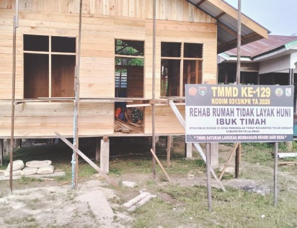 Siap Dihuni Dalam Waktu Dekat, Pembangunan RTLH Ibu Timah Dalam TMMD ke-129 Kodim 0313/KPR Capai Progres 80 Persen