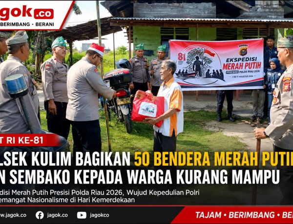 HUT RI Ke-81, Polsek Kulim Bagikan 50 Bendera Merah Putih dan Sembako