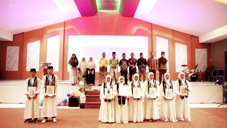 DT Peduli Riau Wisuda 8 Santri RTQ Angkatan Ke-2 di Pekanbaru