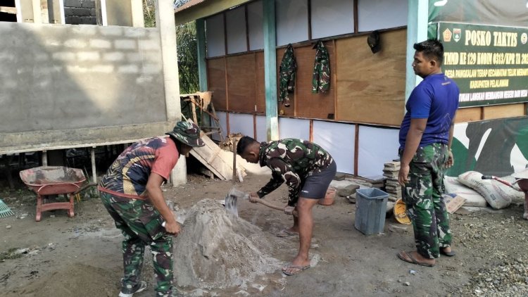 Pembangunan MCK Dusun 1 TMMD ke-129 Kodim 0313/KPR Capai Progres 87%, Masuki Tahan Pemasangan Keramik