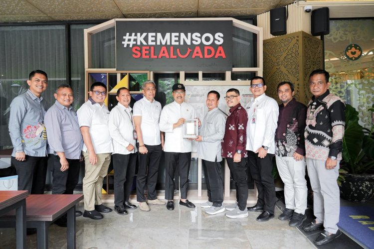 Audiensi dengan Mensos, Plt Bupati Kuansing Bahas Pacu Jalur dan Sekolah Rakyat